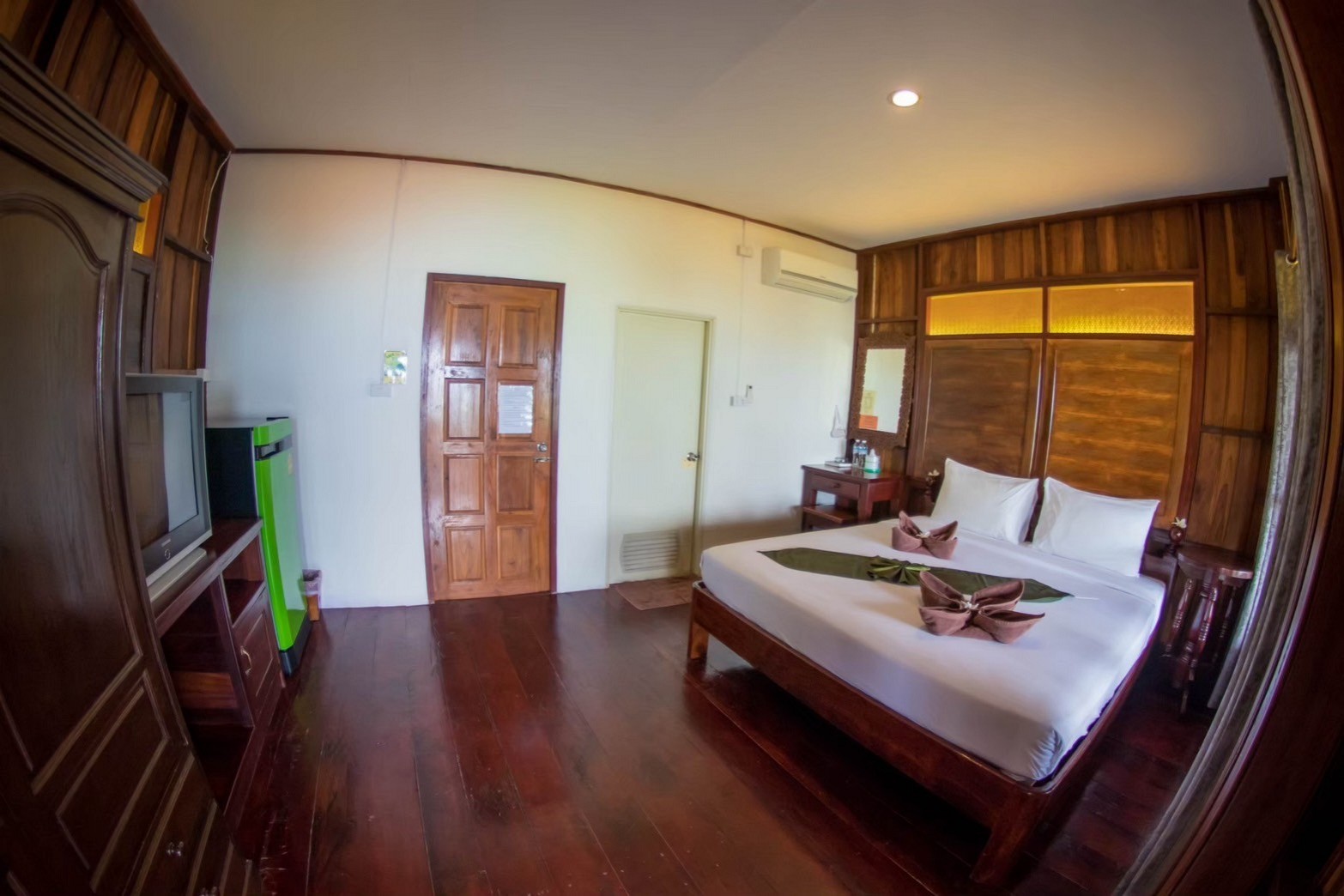 Garden View Bungalow with kitchen