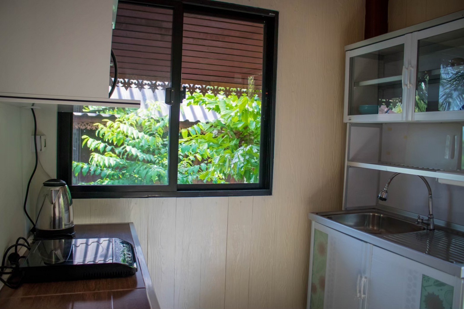 Garden View Bungalow with kitchen