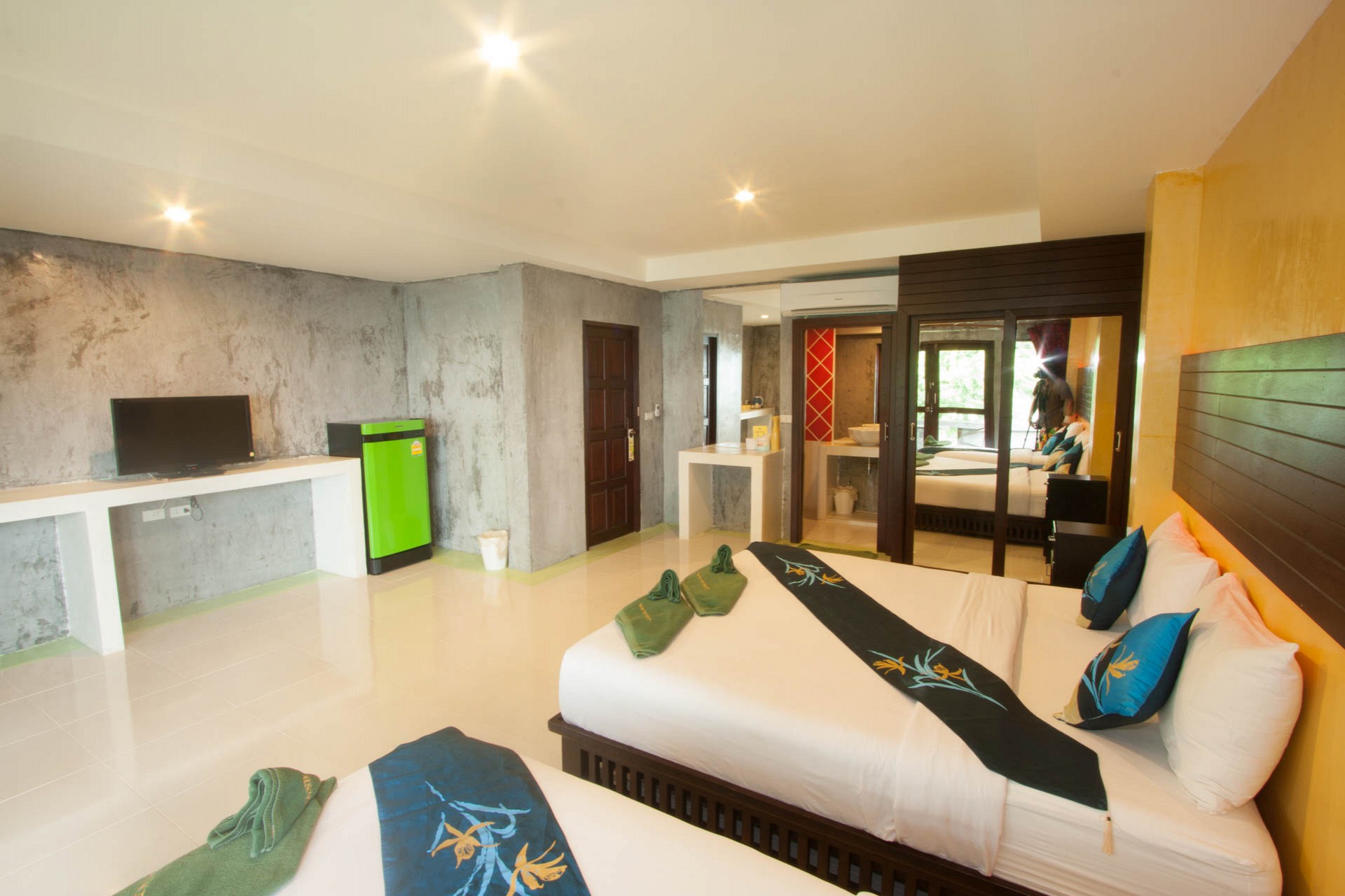 Triple Room