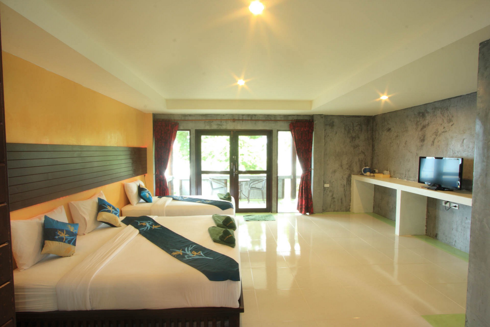 Triple Room