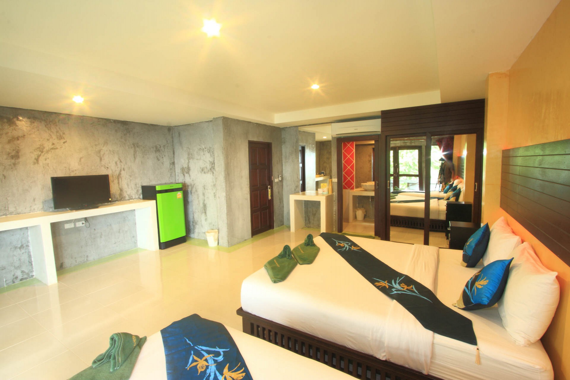 Triple Room