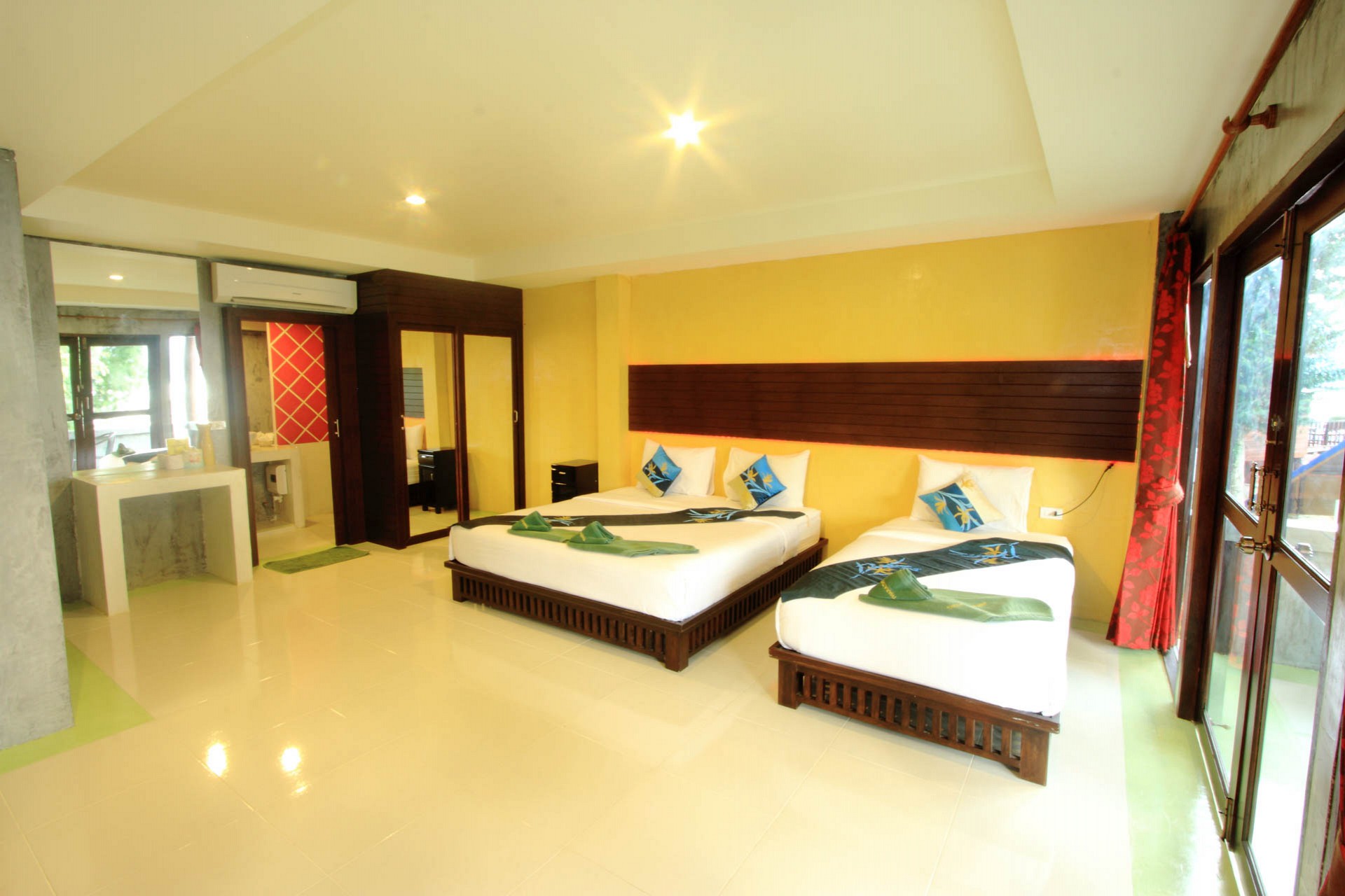 Triple Room