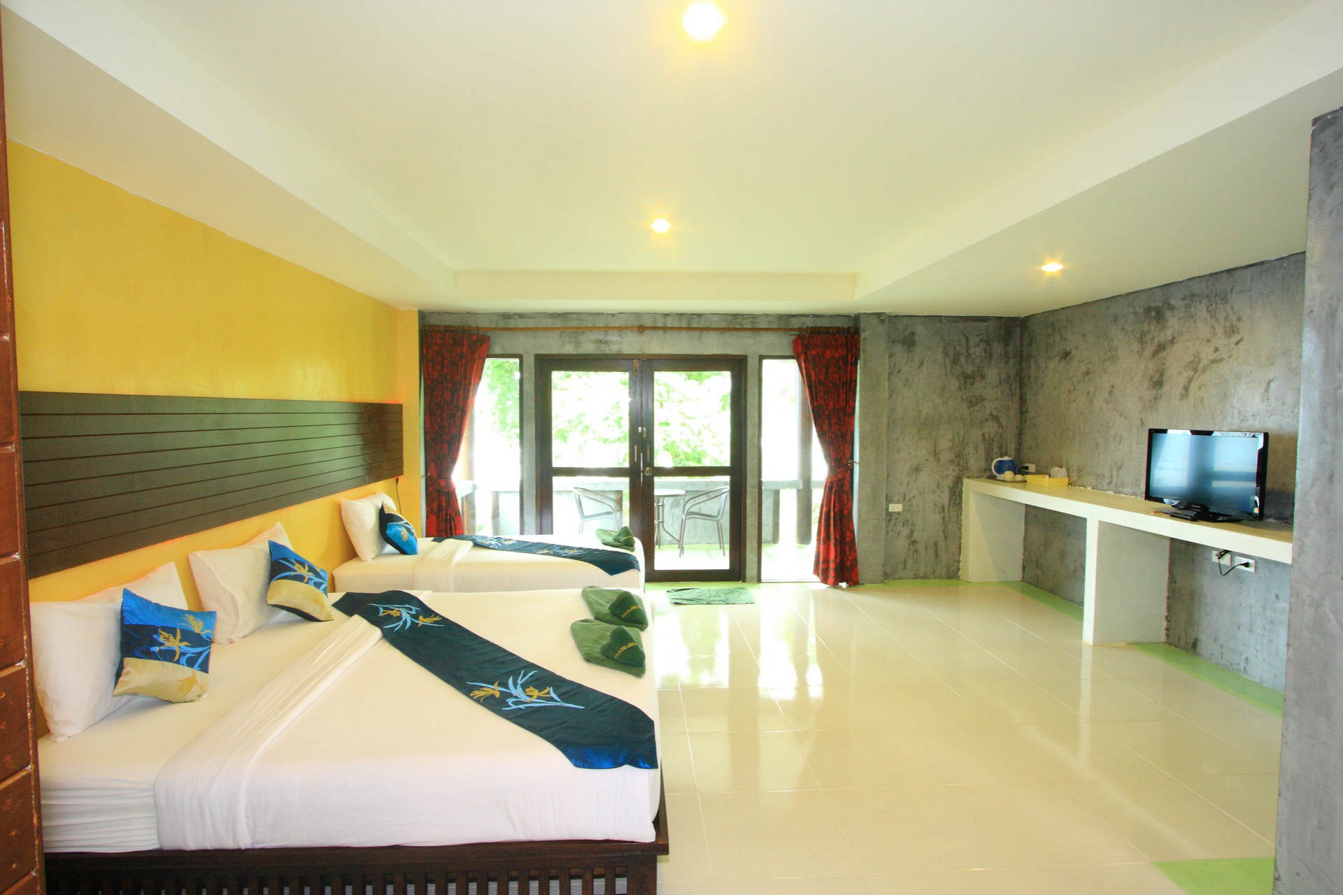 Triple Room