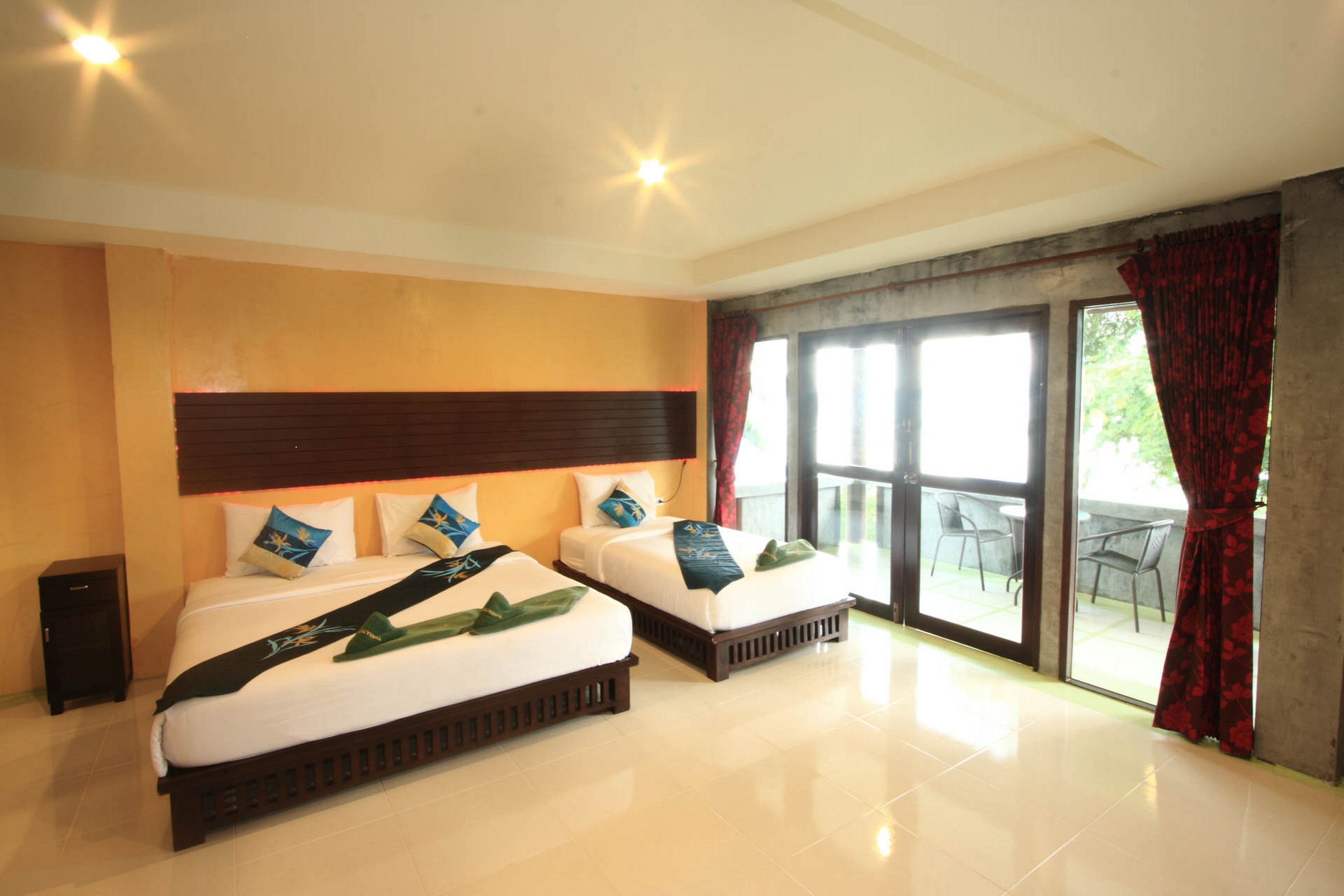 Triple Room